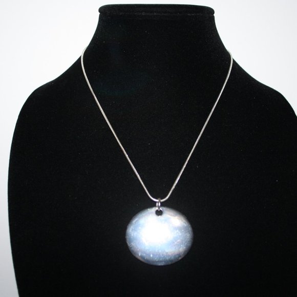 Beautiful silver necklace adjustable